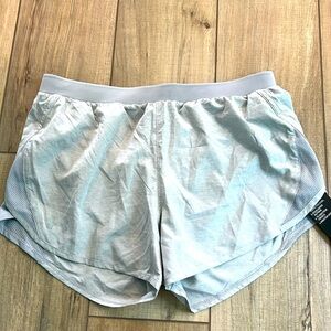 Women’s Under Armour heat gear shorts. NWT size M